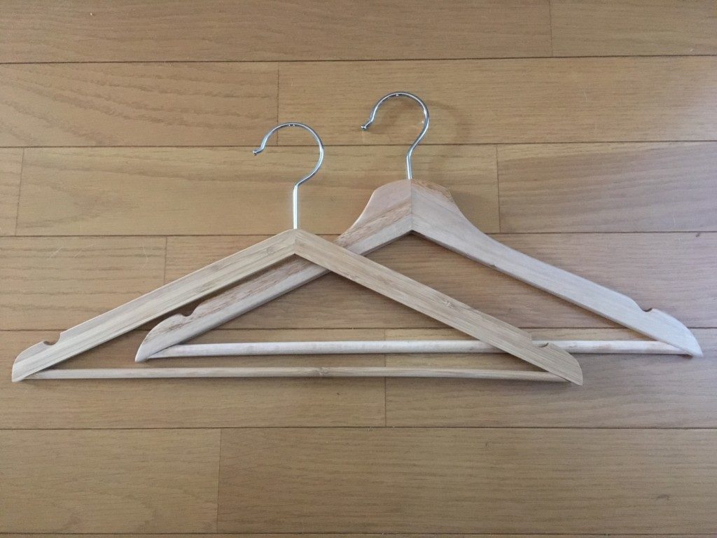 木製ハンガー